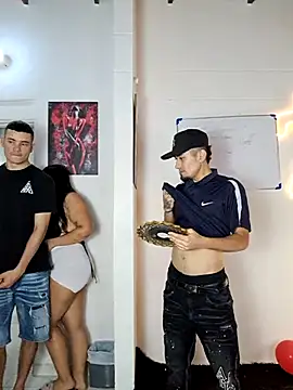 royalgirls x online show from February 28, 1:16 am