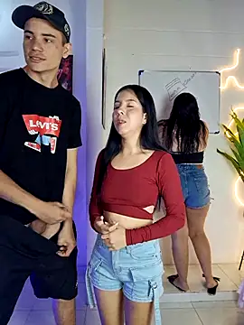 royalgirls x online show from March 17, 1:19 am