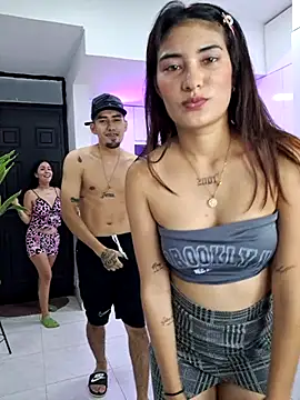 royalgirls x online show from May 19, 1:56 am