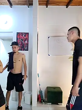 royalgirls x online show from March 8, 1:11 am