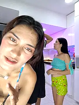 royalgirls x online show from May 12, 1:13 am