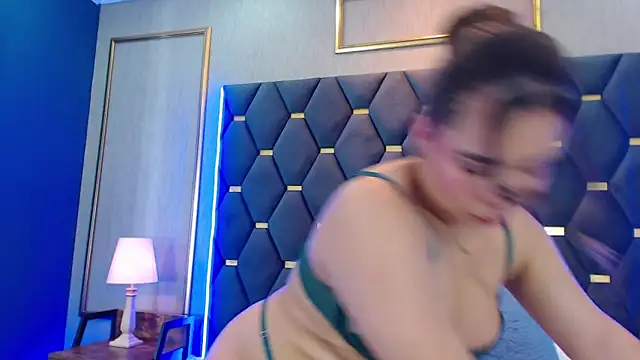 ThaniaJones online show from November 28, 12:05 pm