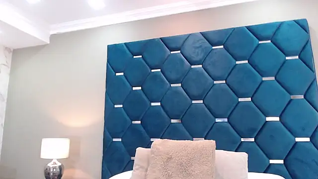 ThaniaJones online show from January 17, 11:58 am