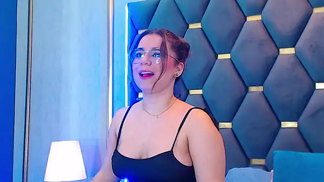 ThaniaJones online show from November 10, 12:10 pm