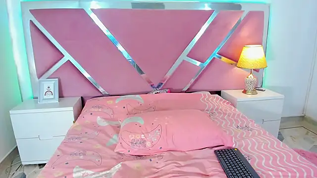 samanthaevans4 online show from November 21, 7:57 pm