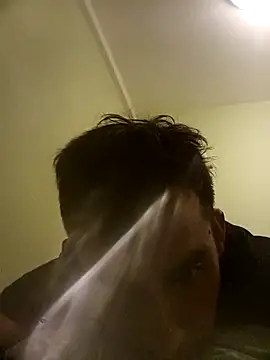 aL3JanDro93 online show from July 4, 7:48 am