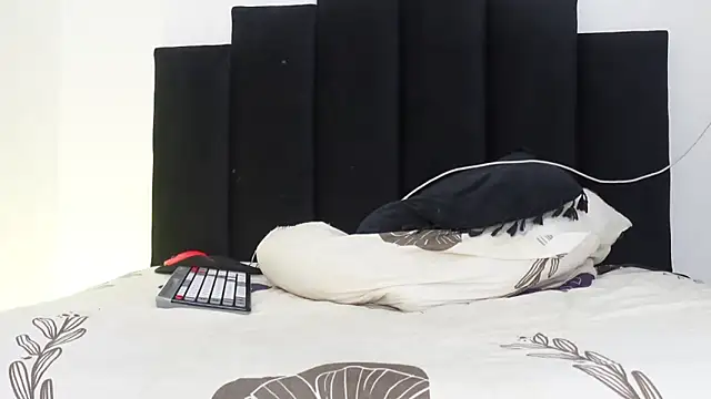 khloe kaczka  online show from January 16, 5:01 pm