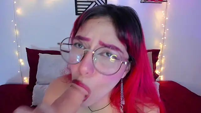 Dafne Moon online show from February 19, 1:51 am