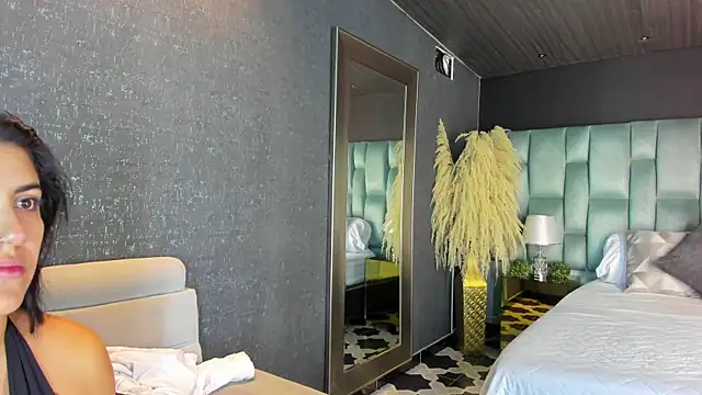 PaulinaDuarte online show from November 14, 11:25 am