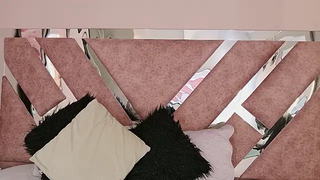 PaulinaDuarte online show from April 13, 12:31 pm