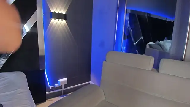 Snapshot of PaulinaDuarte chatting on July 9, 11:53 am PaulinaDuarte online show from July 9, 11:53 am