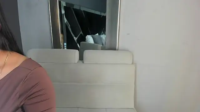 Snapshot of PaulinaDuarte chatting on July 8, 11:22 am PaulinaDuarte online show from July 8, 11:22 am