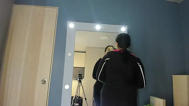 PaulinaDuarte online show from January 7, 11:59 am