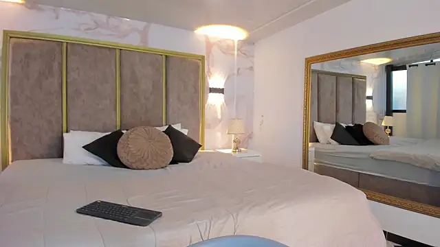 PaulinaDuarte online show from March 20, 11:44 am