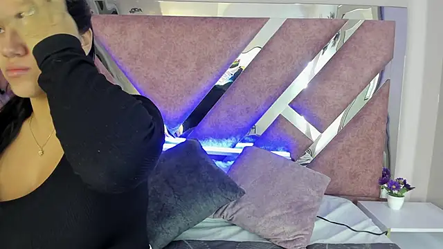 PaulinaDuarte online show from October 28, 10:47 am