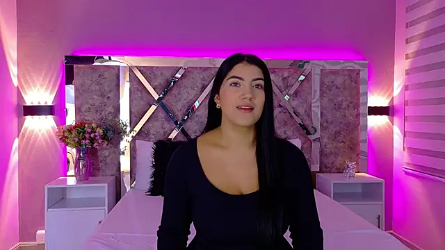 PaulinaDuarte online show from September 18, 12:30 pm