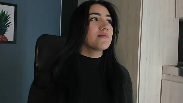 PaulinaDuarte online show from February 18, 11:50 am