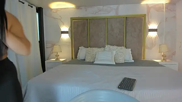 Snapshot of PaulinaDuarte chatting on June 4, 11:37 am PaulinaDuarte online show from June 4, 11:37 am