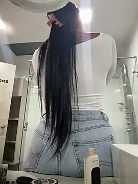 Snapshot of PaulinaDuarte chatting on April 30, 11:28 am PaulinaDuarte online show from April 30, 11:28 am