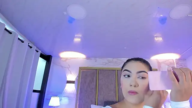 PaulinaDuarte online show from March 8, 12:30 pm