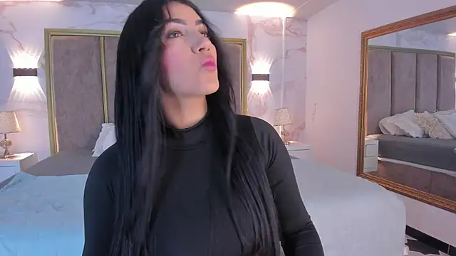 Snapshot of PaulinaDuarte chatting on June 3, 11:22 am PaulinaDuarte online show from June 3, 11:22 am