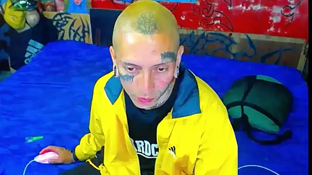 Snapshot of deivid_estrada chatting on November 12, 4:11 pm deivid estrada online show from November 12, 4:11 pm