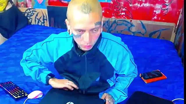 Snapshot of deivid_estrada chatting on November 13, 4:22 pm deivid estrada online show from November 13, 4:22 pm