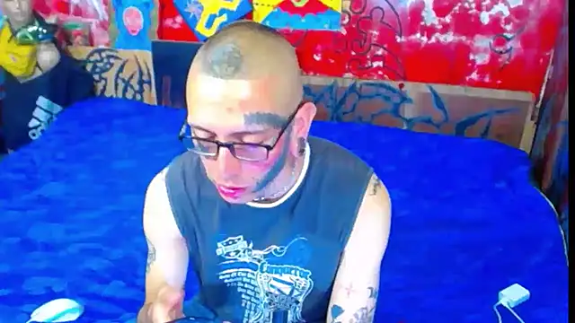 Snapshot of deivid_estrada chatting on November 10, 6:02 pm deivid estrada online show from November 10, 6:02 pm