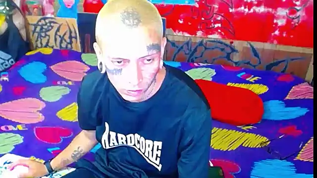 Snapshot of deivid_estrada chatting on November 3, 4:10 pm deivid estrada online show from November 3, 4:10 pm