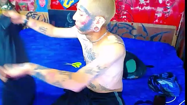 Snapshot of deivid_estrada chatting on November 7, 4:44 pm deivid estrada online show from November 7, 4:44 pm