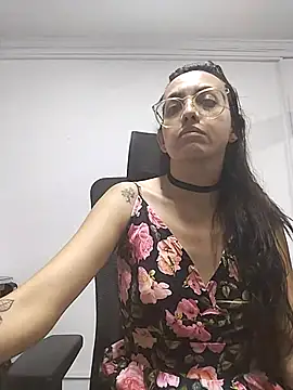 Snapshot of dalilla_macherano chatting on March 13, 11:27 pm dalilla macherano online show from March 13, 11:27 pm