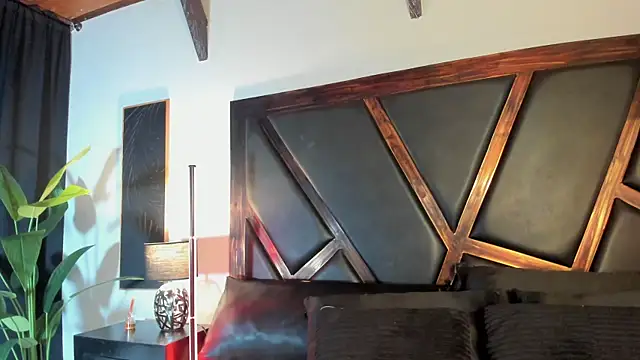 EmiliWilliams online show from April 3, 11:11 pm