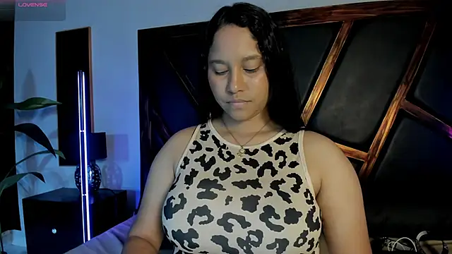 Snapshot of EmiliWilliams chatting on June 26, 11:21 pm EmiliWilliams online show from June 26, 11:21 pm
