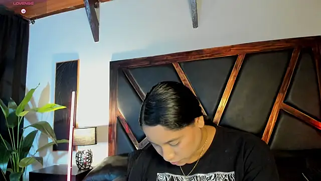 Snapshot of EmiliWilliams chatting on June 7, 8:47 pm EmiliWilliams online show from June 7, 8:47 pm