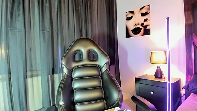 EmiliWilliams online show from February 20, 9:50 pm