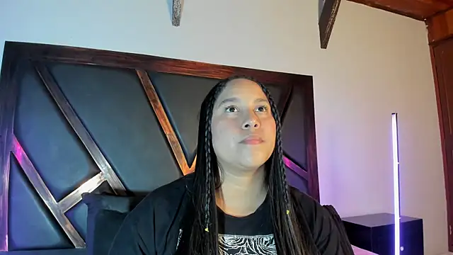 EmiliWilliams online show from March 8, 9:18 pm