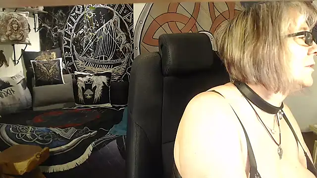 TittenMichelle online show from May 4, 6:11 pm