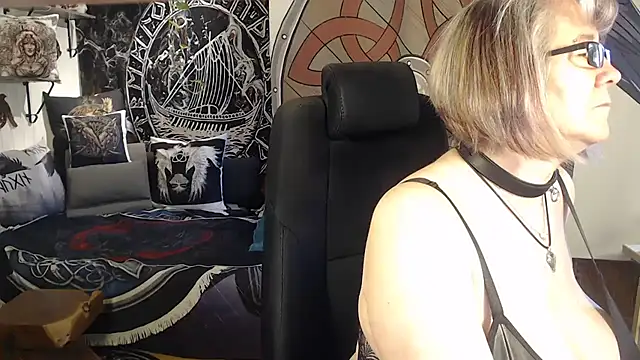 TittenMichelle online show from May 13, 7:04 am