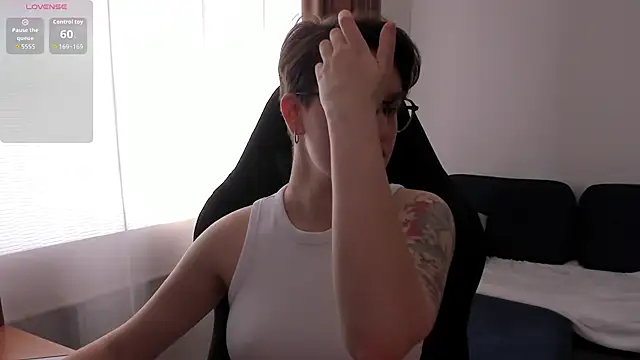 JessieFlower online show from July 25, 7:49 am