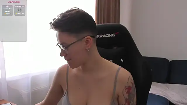 JessieFlower online show from May 15, 6:55 am