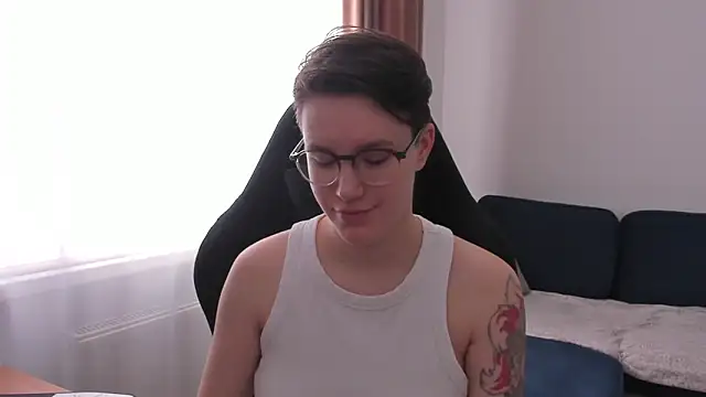 JessieFlower online show from March 27, 7:39 am