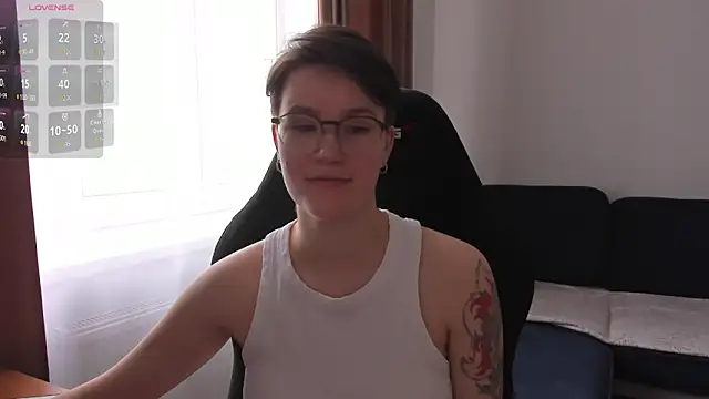 JessieFlower online show from April 18, 8:05 am