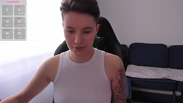 JessieFlower online show from October 31, 8:22 am