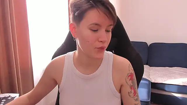 JessieFlower online show from March 5, 8:33 am