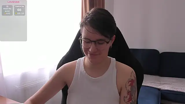 JessieFlower online show from April 19, 8:15 am