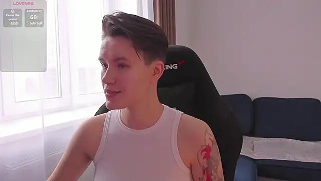 JessieFlower online show from December 5, 9:30 am