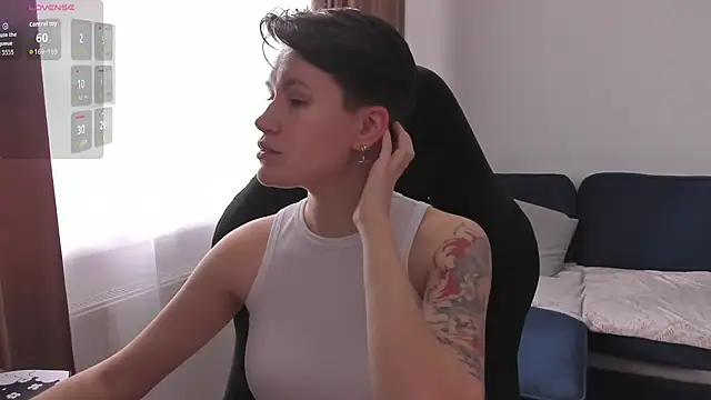 JessieFlower online show from February 7, 8:11 am