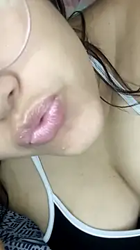 Amira Hadi online show from October 8, 3:02 pm