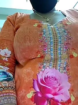 Payel-Sen online show from May 4, 6:33 pm