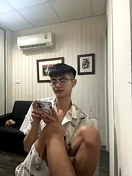 Snapshot of mumuowl chatting on September 19, 4:33 pm mumuowl online show from September 19, 4:33 pm